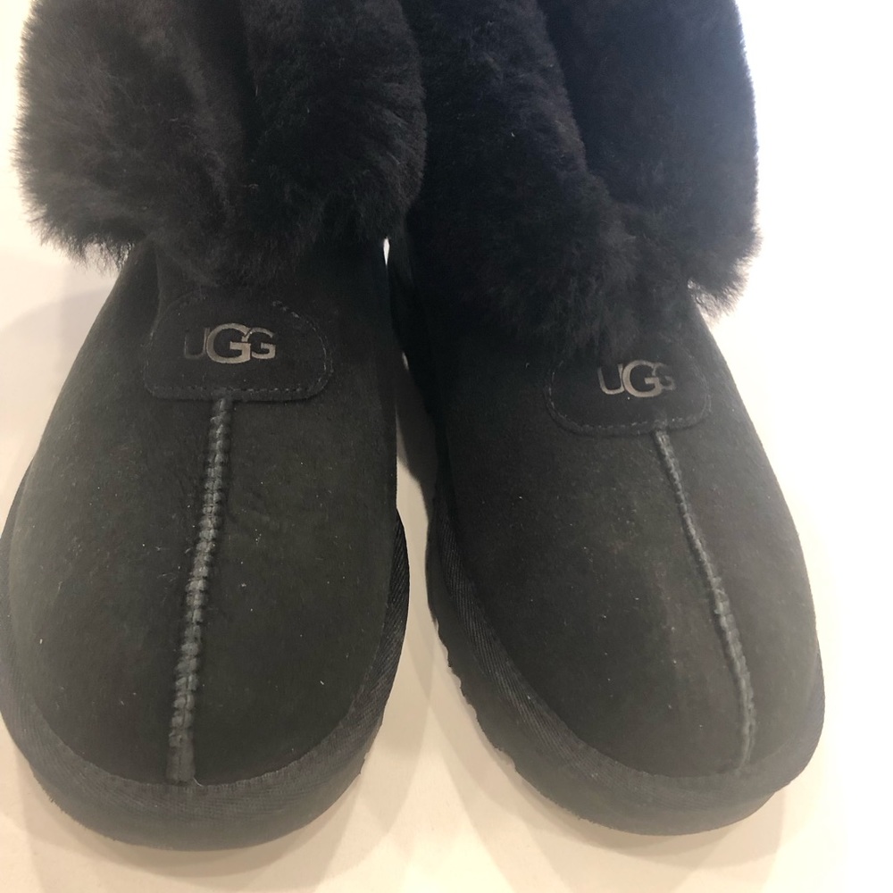 UGGS BOOTS